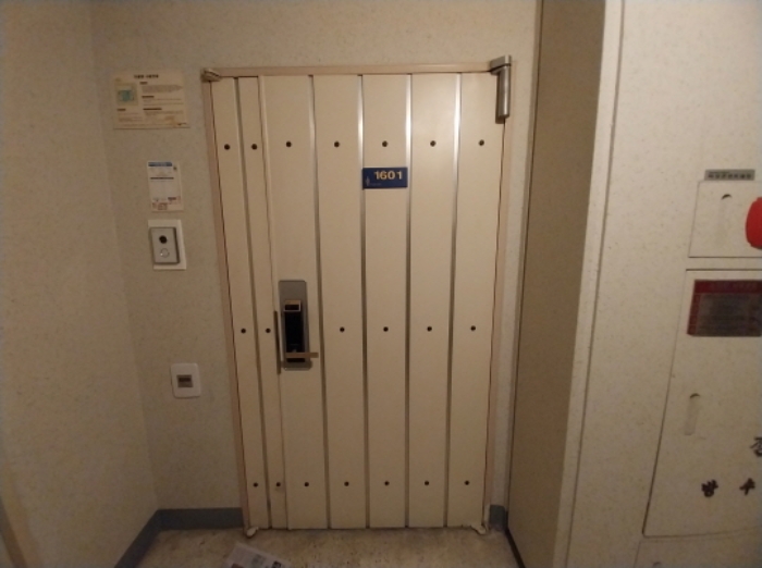 호실 입구 