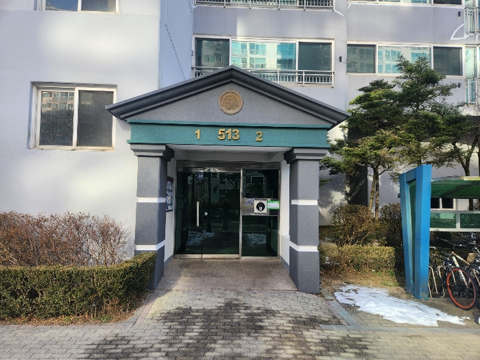 공동출입문
