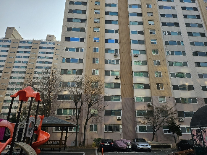 본건 소재 동 후면