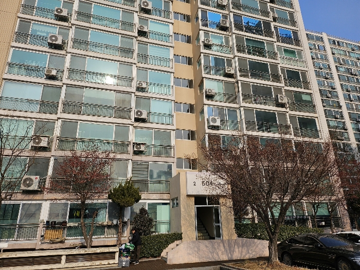 본건 소재 동 입구