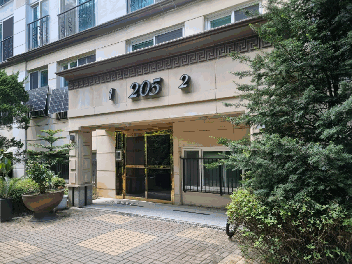 본건 제일풍경채 205동 1층 1호,2호 출입구