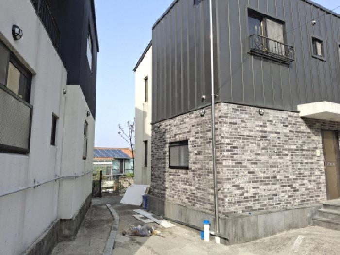 목록2 건물 좌측 모습