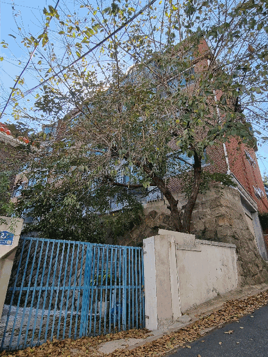 본건 소재 중앙아트빌라
(동측에서 본 전경)