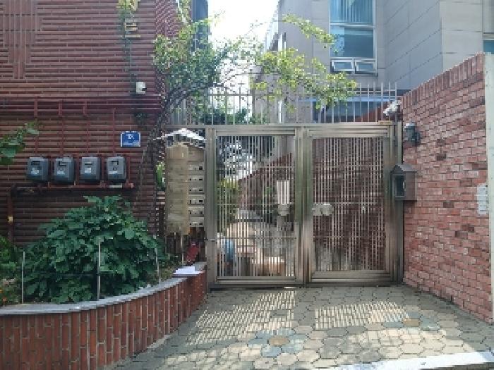 공동출입문