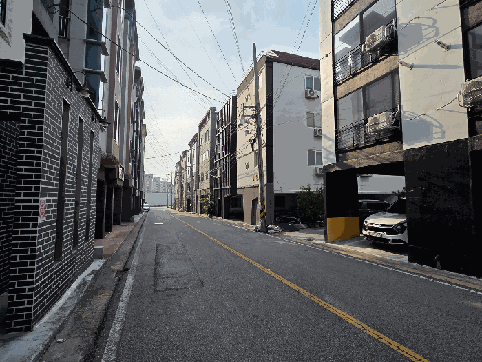 남동측에서 본 전경