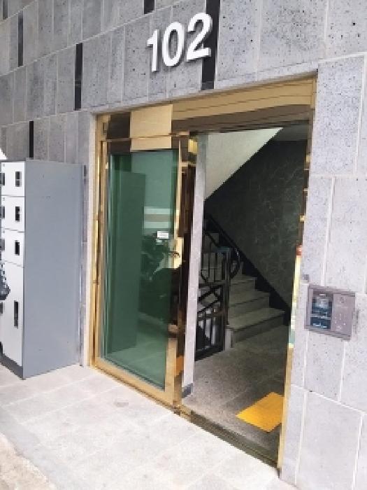 공동 출입문