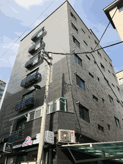 본건이 속한 건물 전경