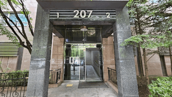 성복자이2차 207동 출입구