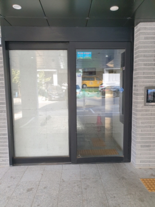 건물 출입구