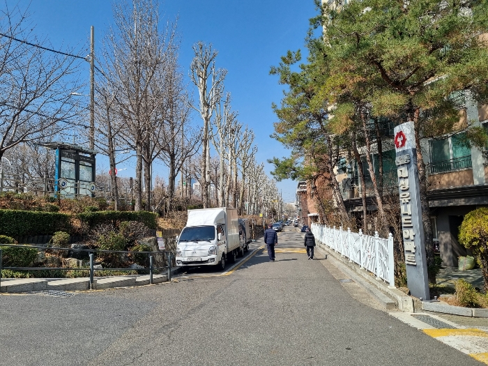 단지 출입구 전경