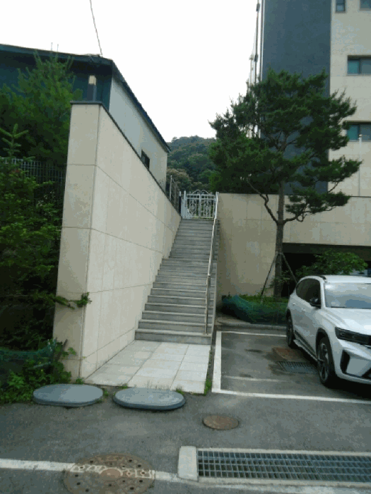 옥외 계단 상황