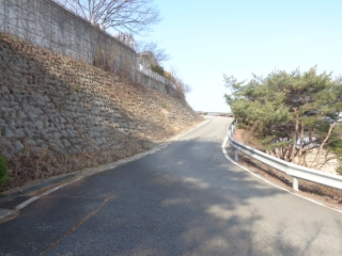 [목록 4] 두 번째 계단으로 올라가는 진입로 주변의 모습