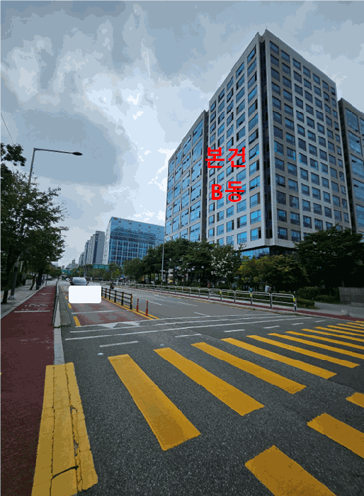 본건 전경 및 남동측 인접도로 주위환경
