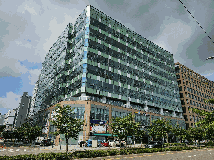 동 전경