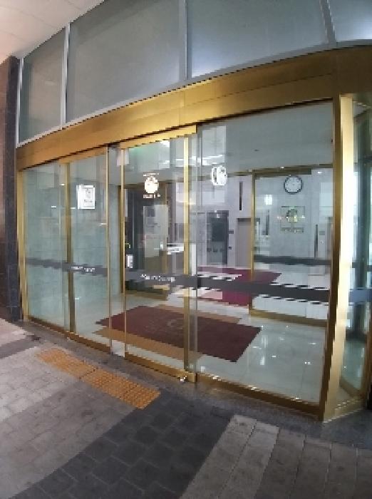 공동 출입문