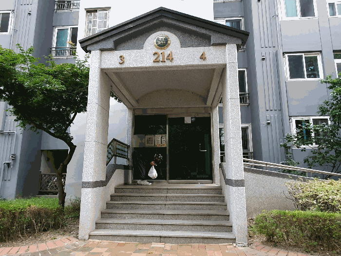 본건물 3,4호 라인 공동출입구