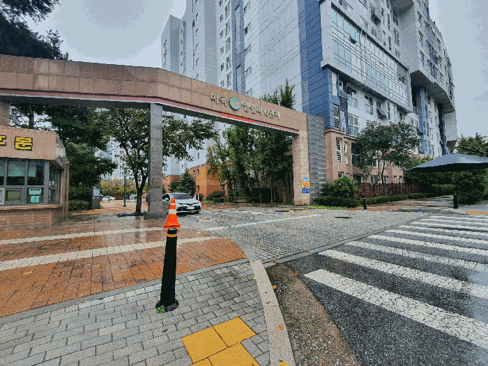아파트 출입구