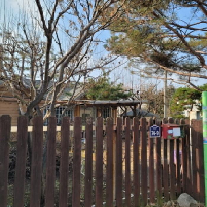 목록1 토지 및 목록2 건물 출입구 전경