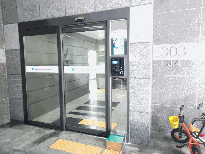 303동 3,4호라인 1층 공용출입구