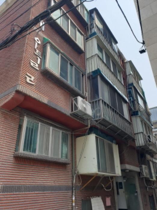 건물 전경