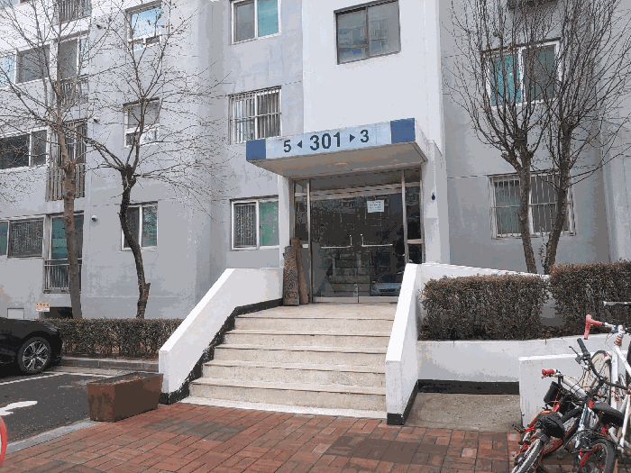 1층 공용출입구 전경