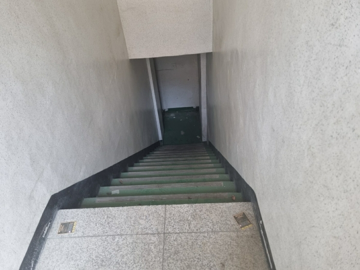 본건 건물(계단)