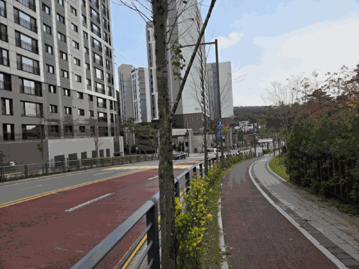 단지 출입구 주위