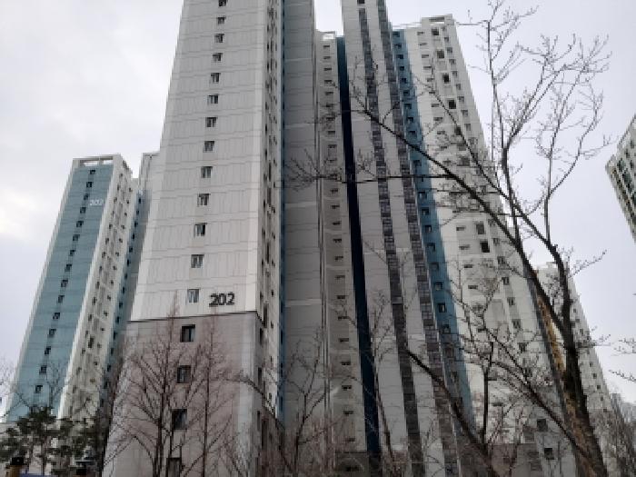 * 본건 목적물 소재 동 전경