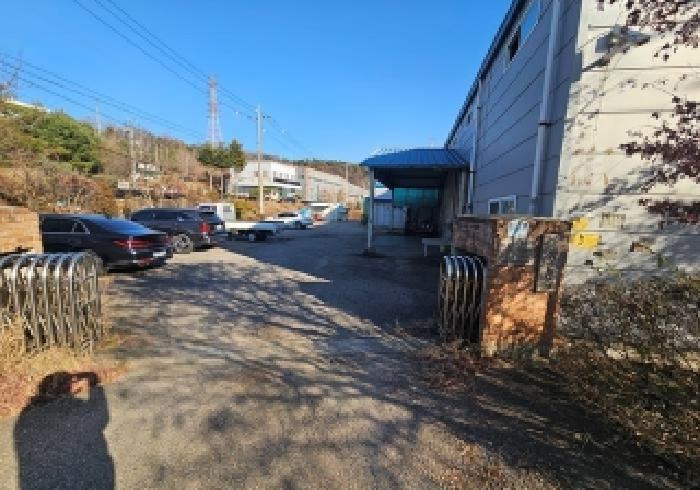 건물 출입구 