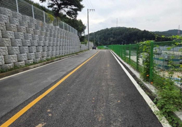 목록 1번 임야 우측 방면 진입로
