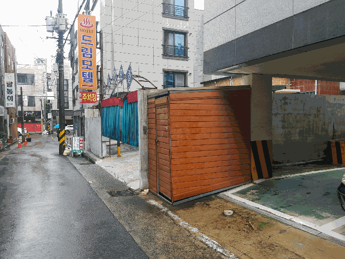 기호(ㄱ) 제시외건물 전경