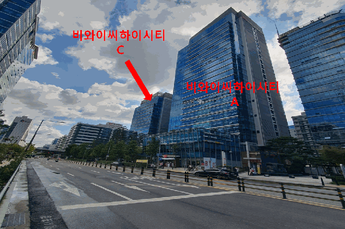본건 동측 인접도로 주위환경