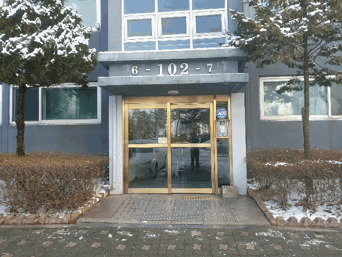 1층 현관