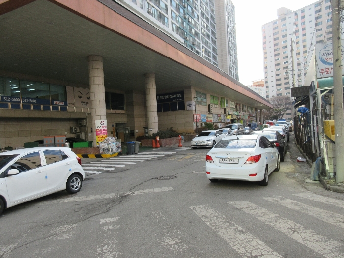 [본건 입구 및
