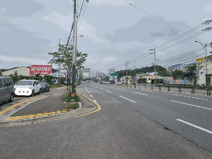 본건 인근 전경(본건 북동측)-대로변
