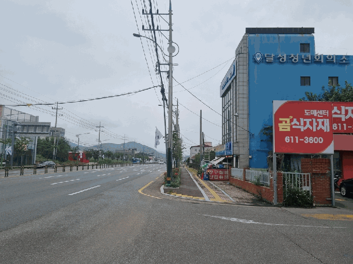 본건 인근 전경(본건 남서측)-대로변
