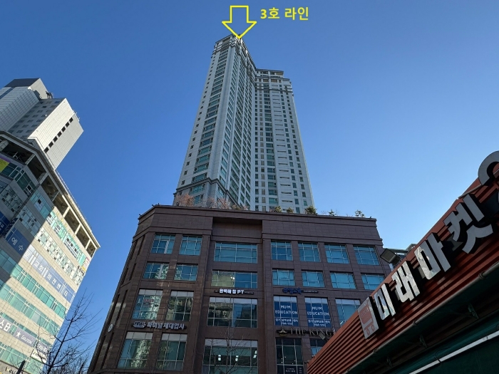 본건 북서측 동 전경