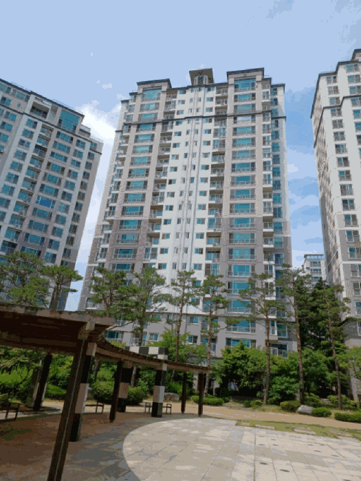 본건 1204동 전경