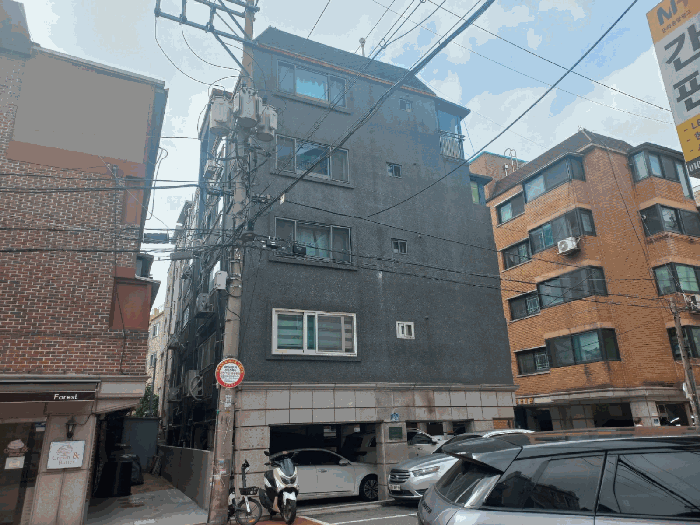 본건 소재 건물 전경