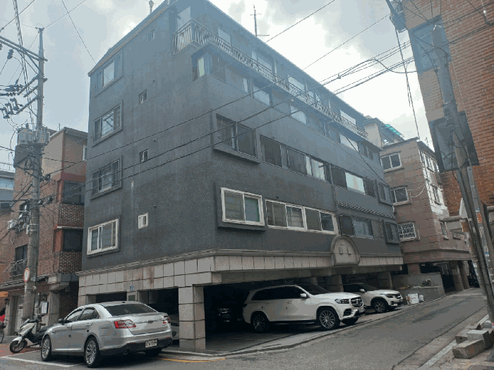 본건 소재 건물 전경