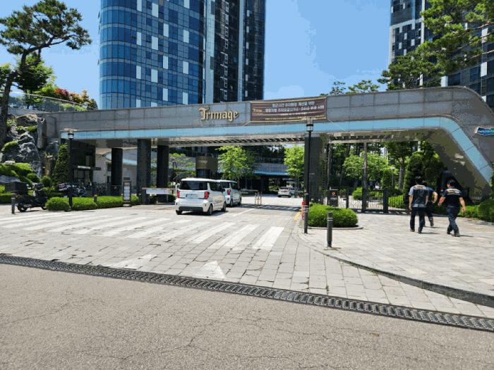 본건 단지 입구 전경
