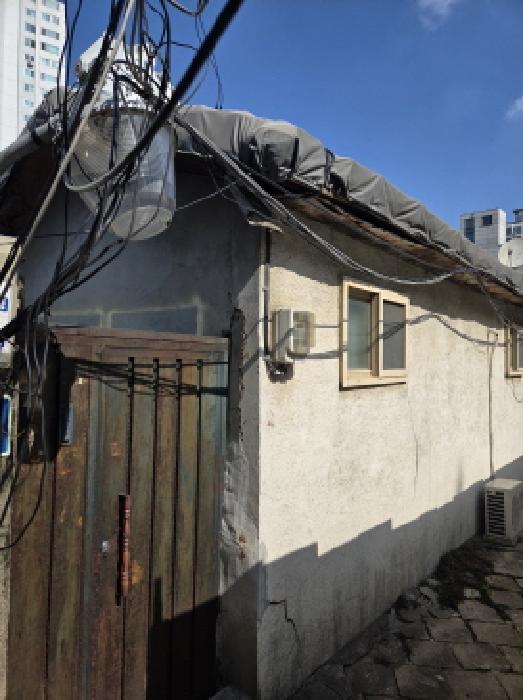 출입문에서 본 전경