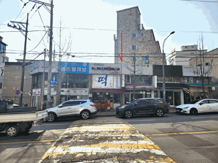 본건 및 주위 전경(동측에서 촬영)