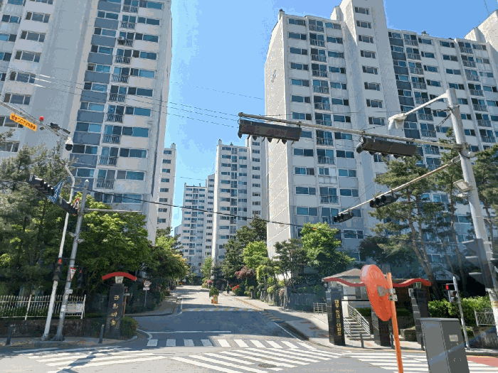 본건단지 북측 출입문