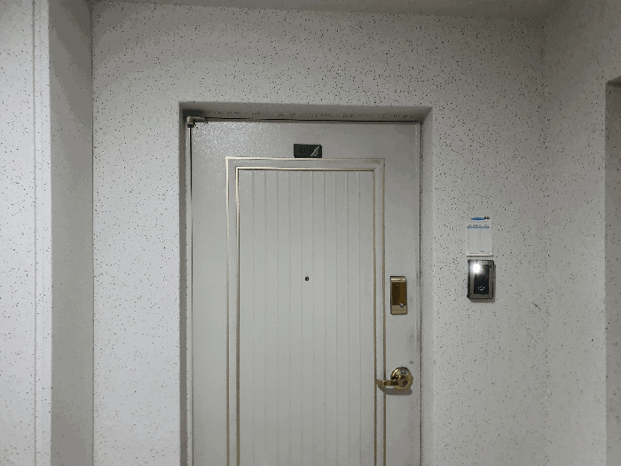 대상물건(제4층 제406호)현관문