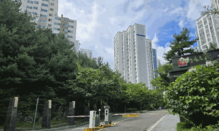 본건 두산위브트레지움아파트 단지 출입문 전경