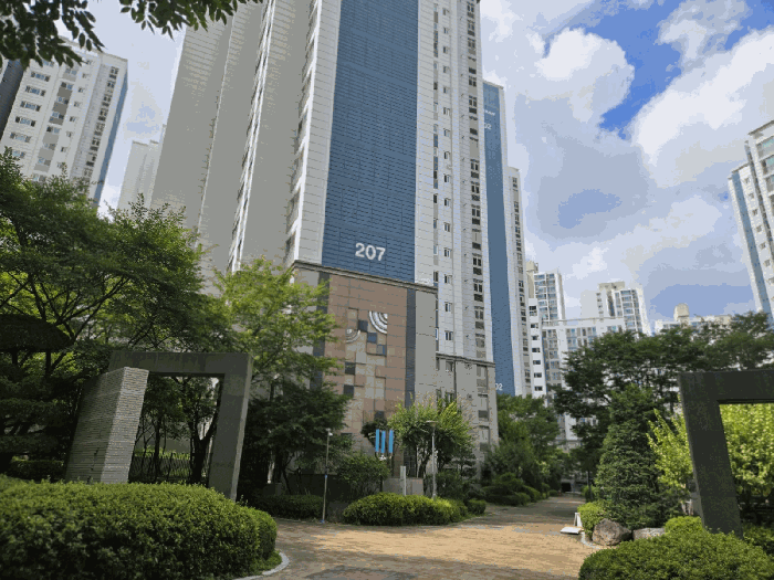 본건 두산위브트레지움아파트 제207동 전경