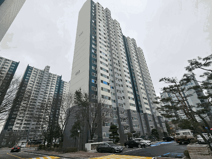 623동