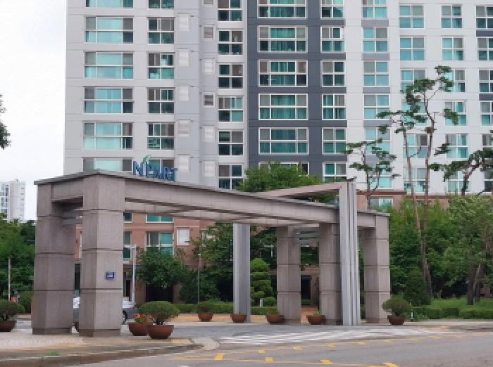 아파트 정문