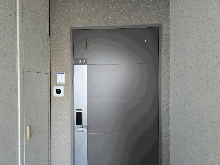 2102호 입구